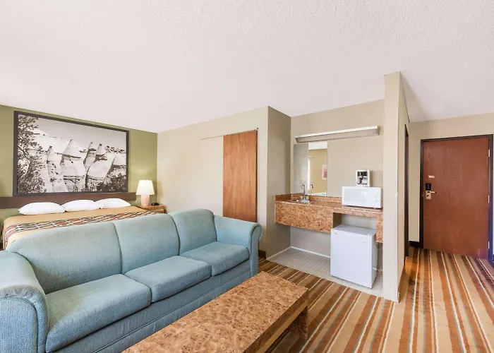 Super 8 By Wyndham Socorro
