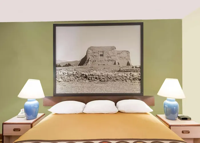 Super 8 By Wyndham Socorro