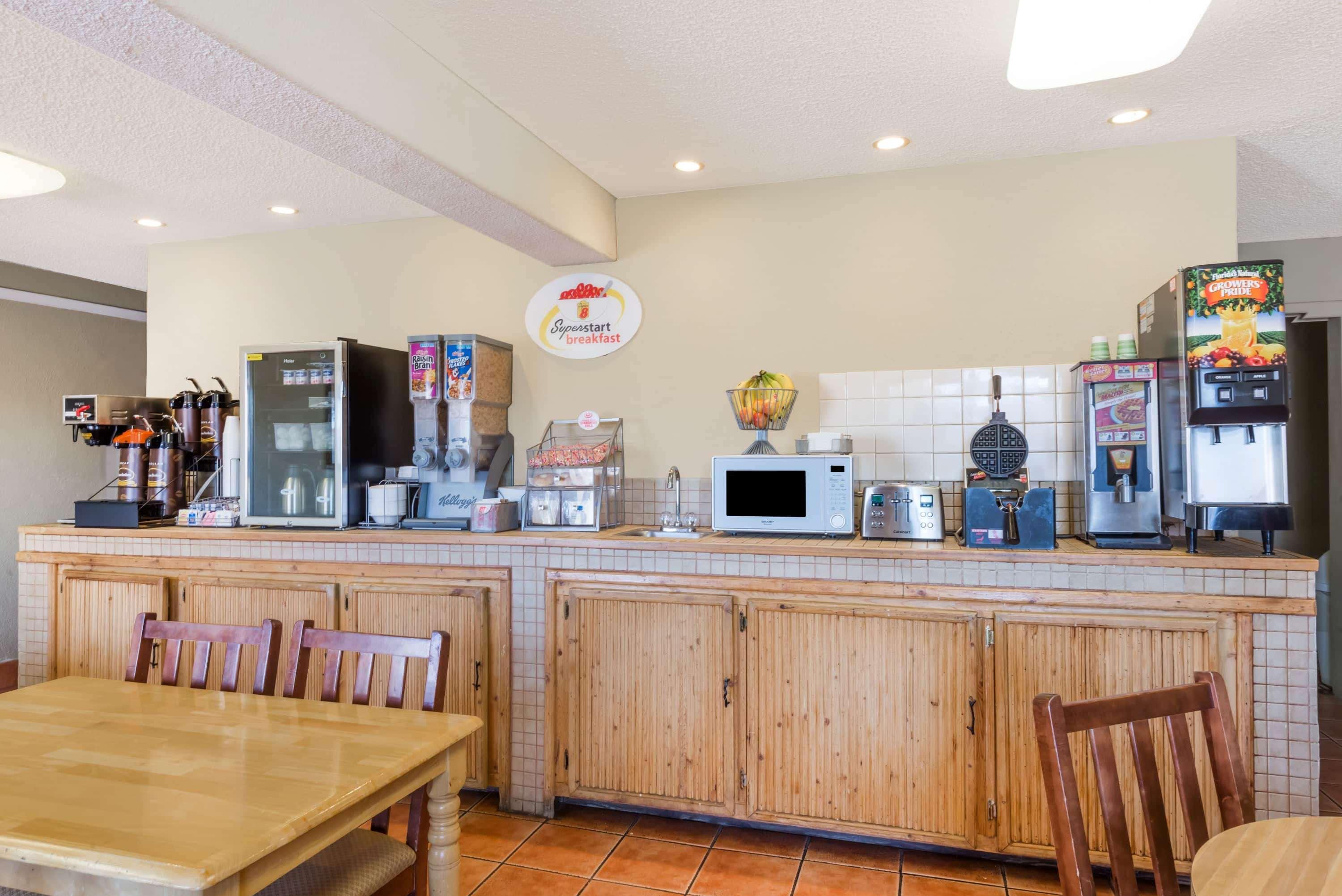 Super 8 By Wyndham Motel Socorro